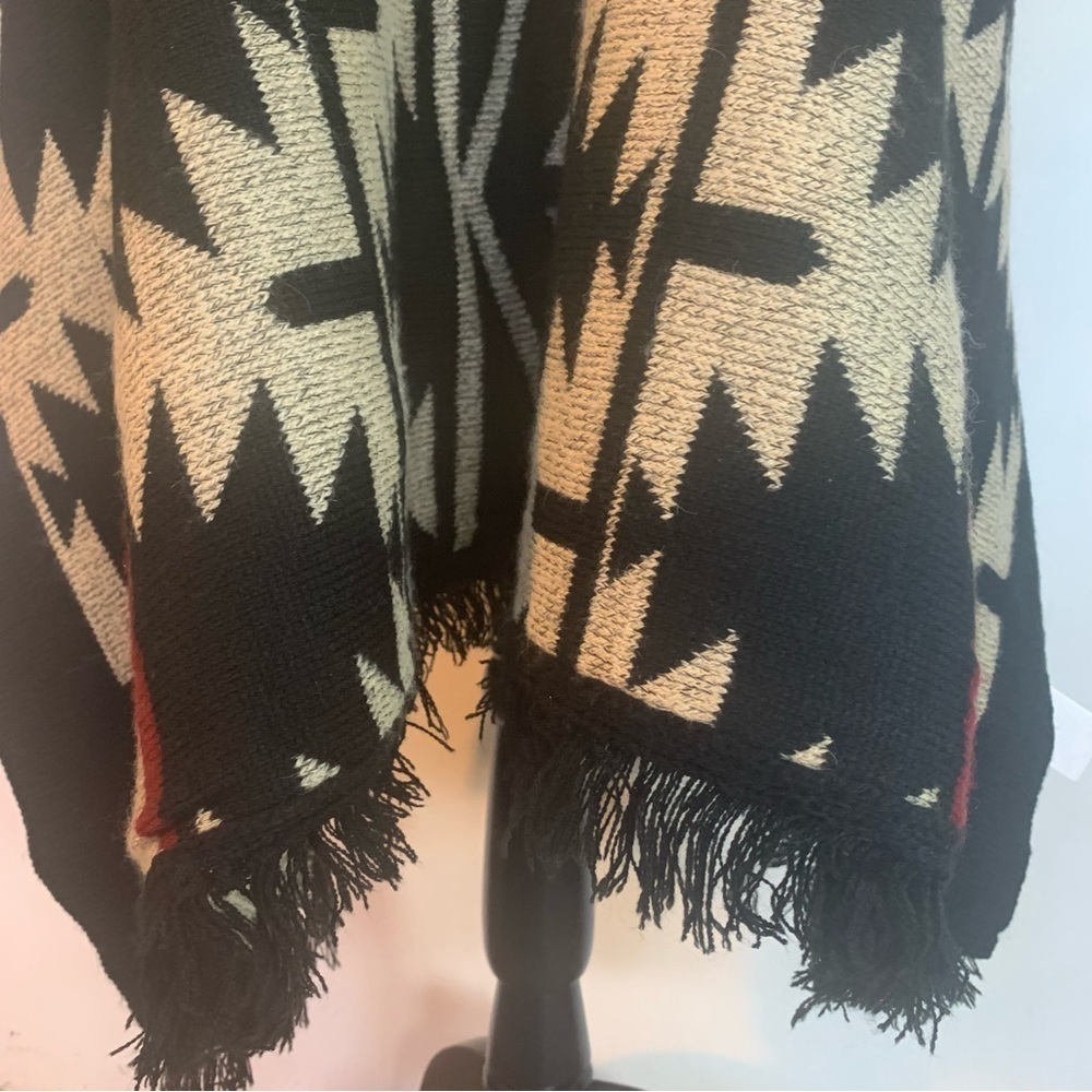 Harlow Poncho Boho Wrap Long Shrug Fringe Armhole Aztec Print Brick Taupe BLK OS - Picture 11 of 15